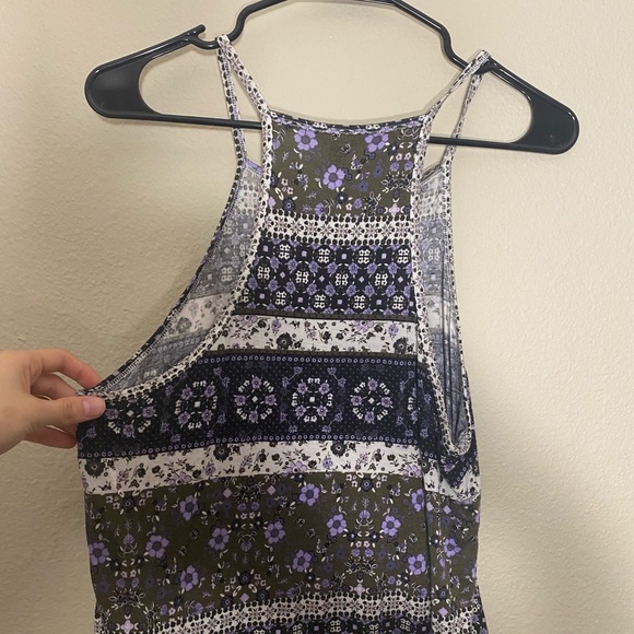 Crop top halter tank - Picture 3 of 4